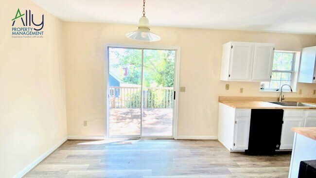 Photo - 506 Moseley Dr