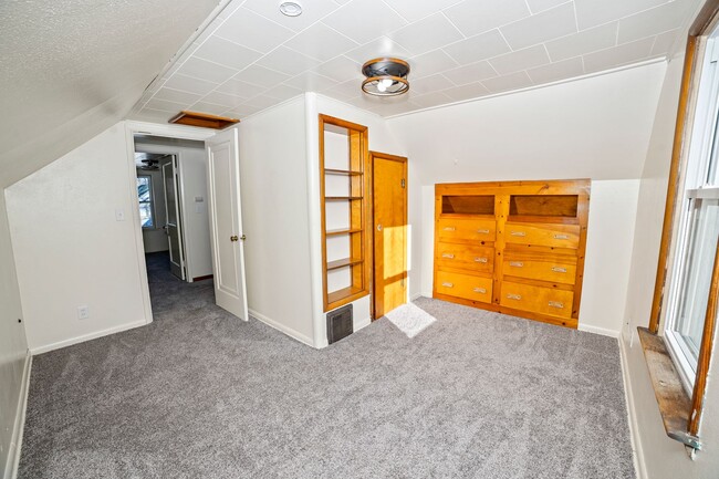 Photo - 4 Bedroom House in Neenah