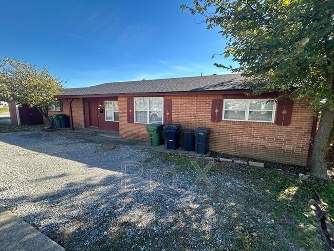 Building Photo - 600 W Olive St