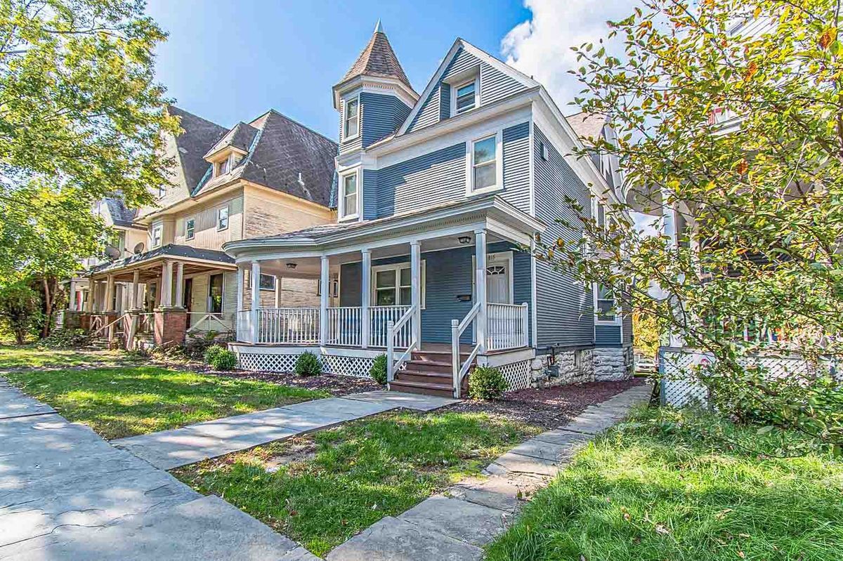 Photo - 815 Monroe Ave