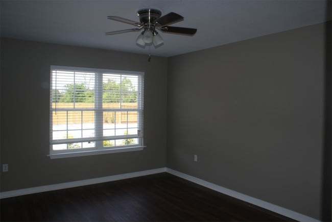 Photo - 200 E Cherry Dr