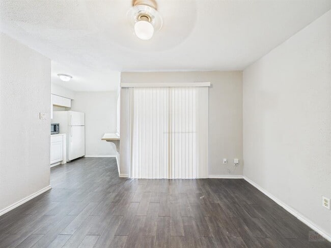Photo - 1840 Burton Dr Unidad 141