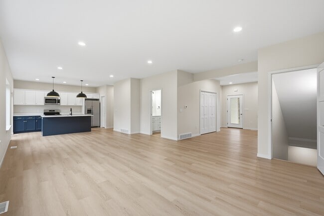 1305 W 19th St