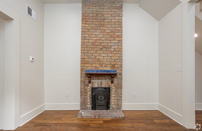 Photo - Uptown Renovated 1/1.5 apartment with Private Backyard Unit 1224