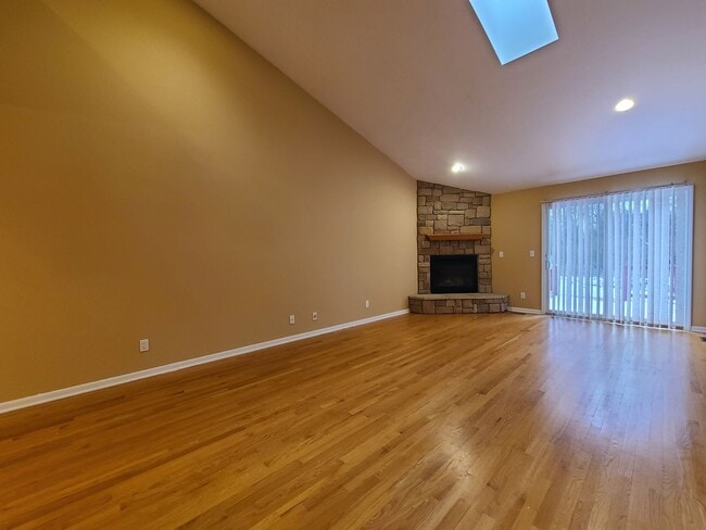 Photo - Spacious 4-Bedroom, 2.5-Bath Condo in St. Joseph