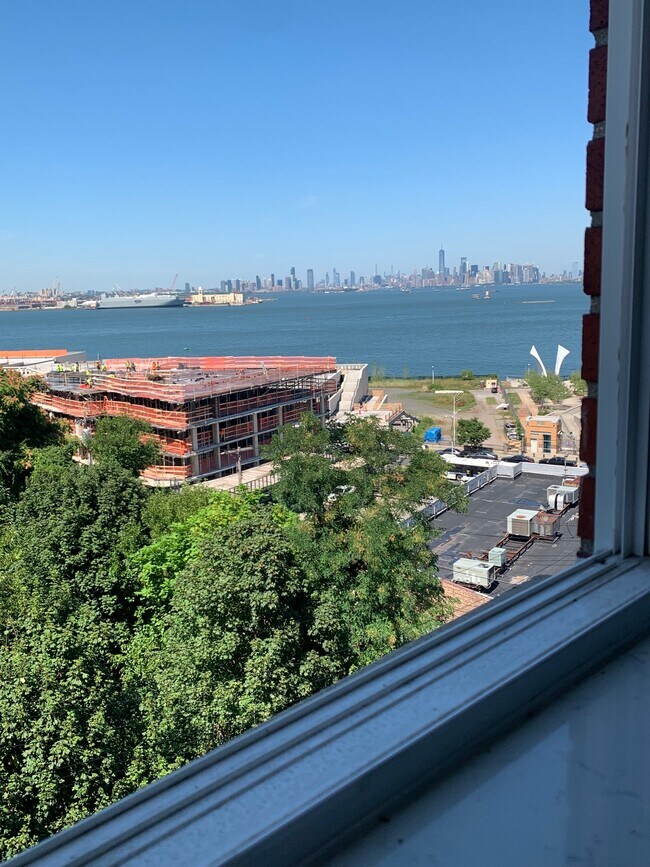 36 Hamilton Ave Condo Unit 4H Condo for Rent in Staten Island, NY
