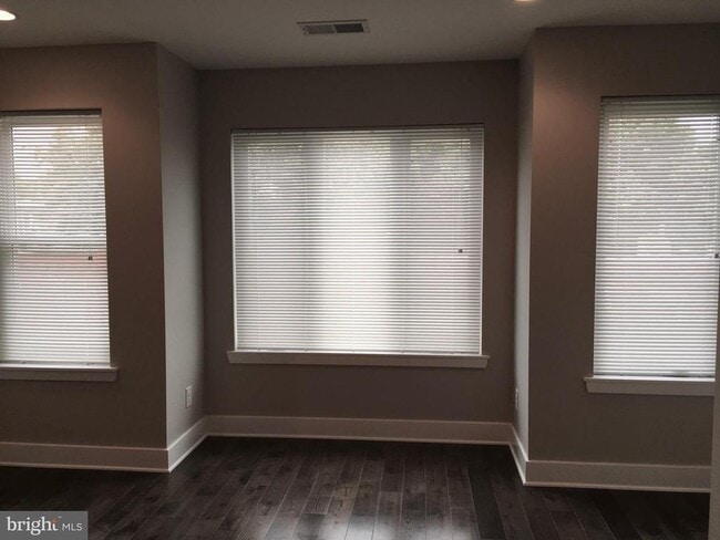 Photo - 2341 W Thompson St Unit C