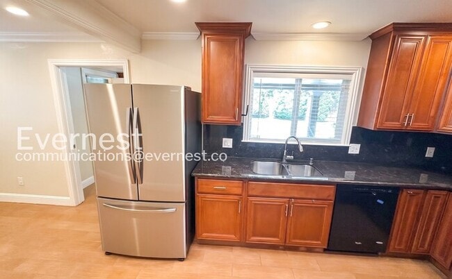 Photo - 1111 Madera Ave