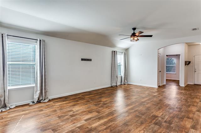 Photo - 2252 Old Leonard St