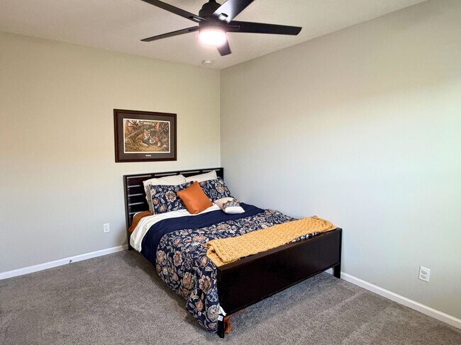 Photo - 4/2 open floor plan!