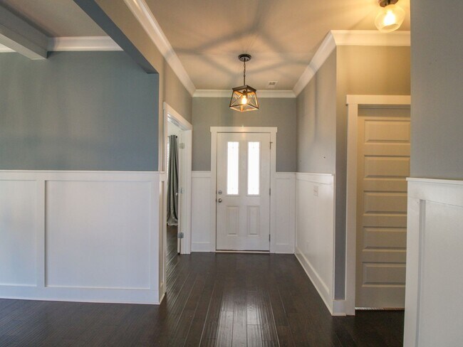 Photo - Great Location near Edgewater and Toyota F...