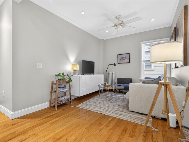 Photo - 1576 Cambridge St Unidad 2R
