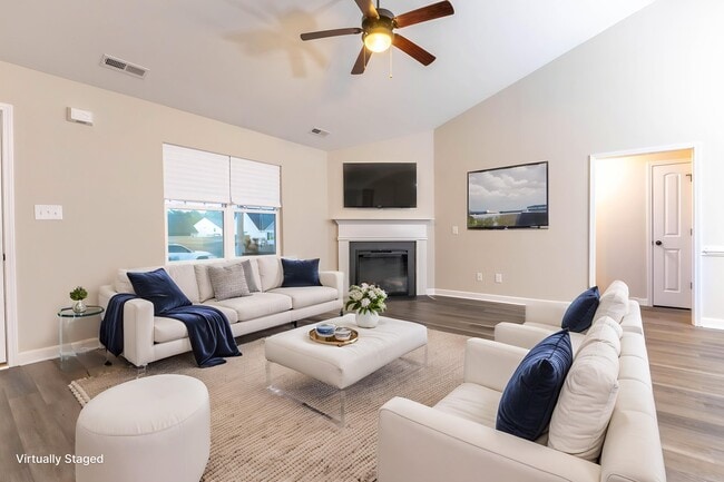 Photo - 270 Breakwater Dr