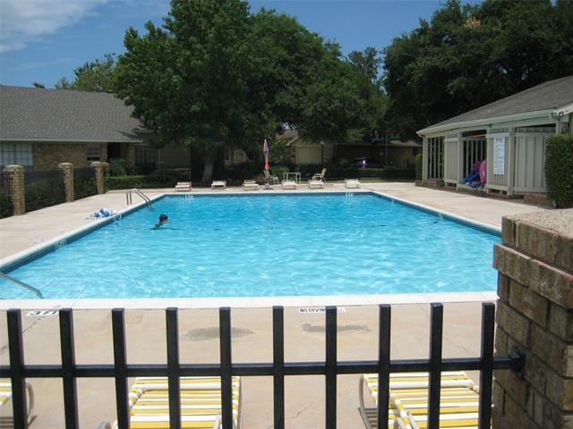 Photo - 2708 Creekwood Ct