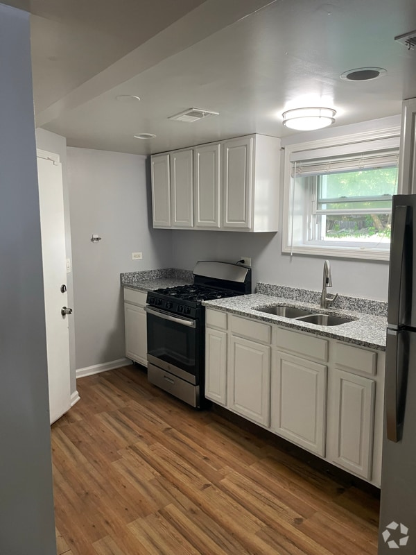 Building Photo - 1436 E 71st Pl Rental