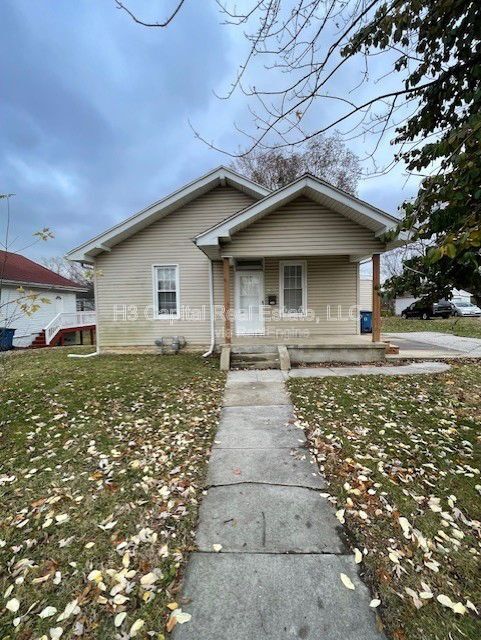 Building Photo - 706 W Johnson St