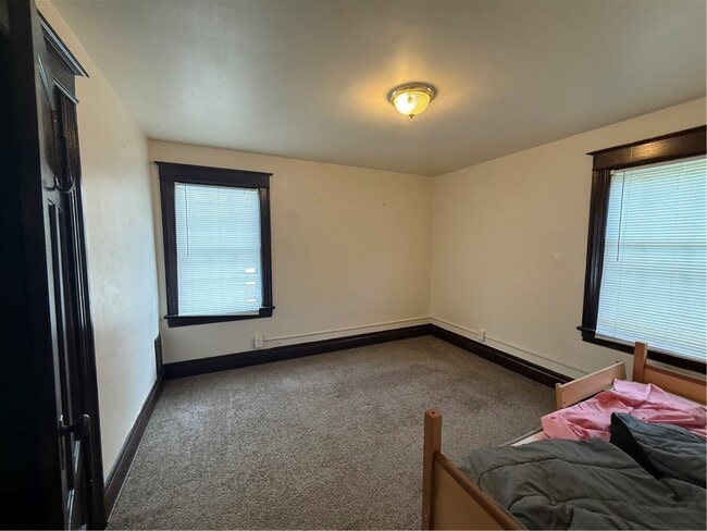 Photo - 60 Kingston St