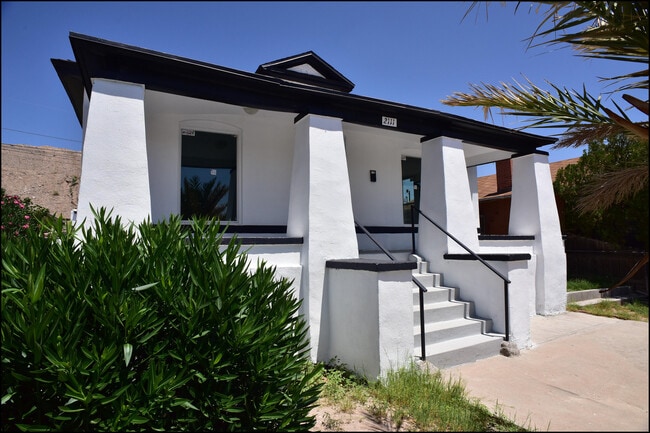 Photo - 2111 Portland Ave Unit 2