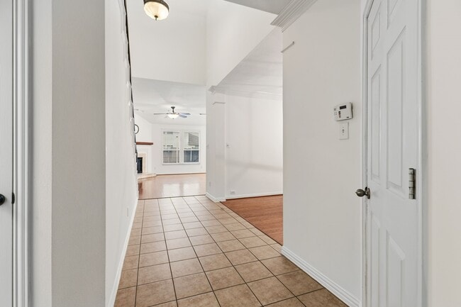 Photo - 5315 Barleycorn Ln