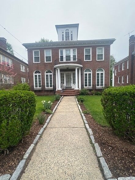 51 Algonquin Rd