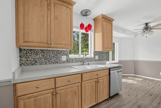 4546 Del Verde Dr