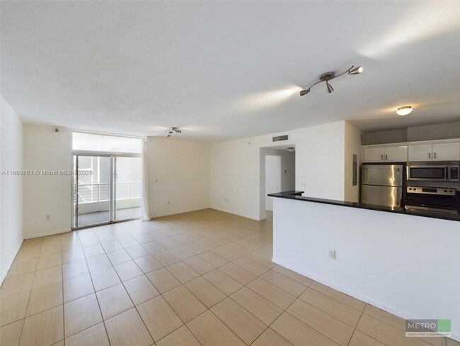 Photo - 425 NE 30th St Unit 402