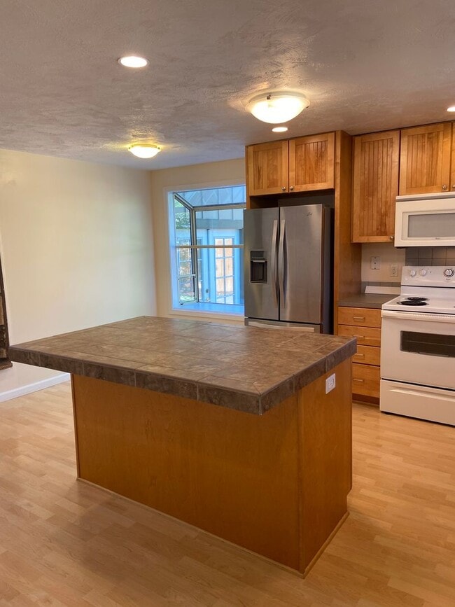 Photo - Sought After Bethel Neighborhood
