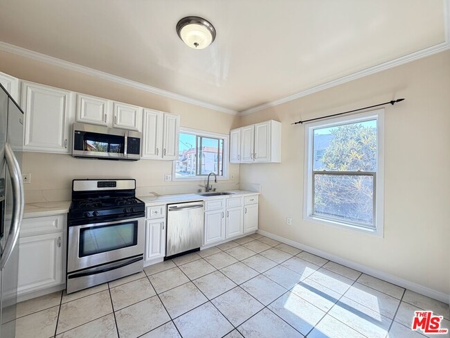 Photo - 605 1/2 Tularosa Dr
