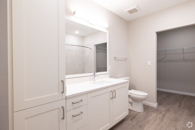 1BR_1BA_765SF - Bathroom