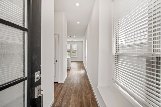 Photo - 613 Royal Arch Dr Casa