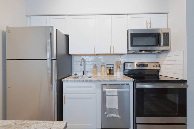 One Bedroom Traditional - Trellis Canyon Creek