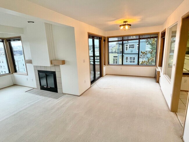 Photo - Queen Anne Condo with Exceptional Views an... Unit 201