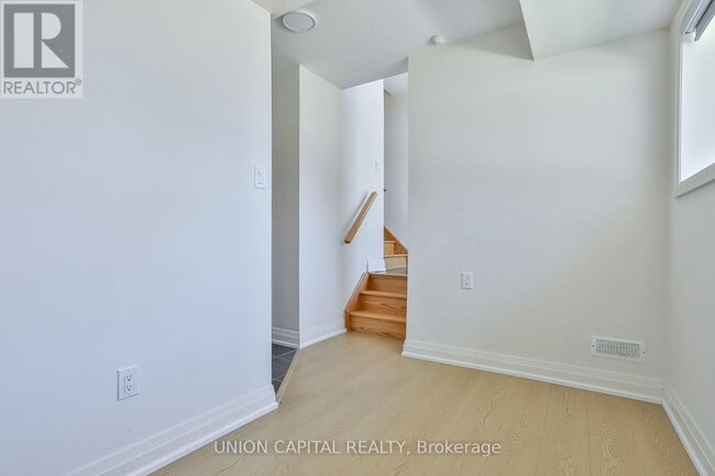 Photo - 46 William Saville St.