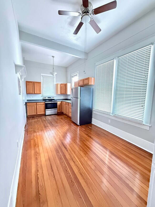 Photo - 429 E Carson St