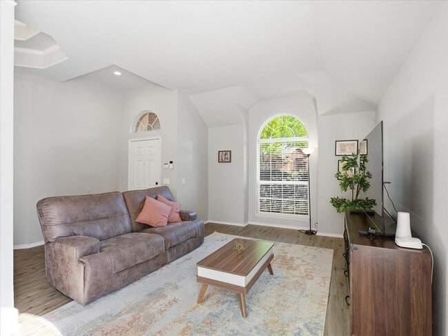 Photo - 1316 Pelham Ln