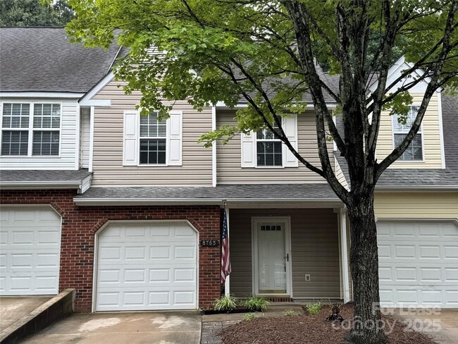 Building Photo - 8763 Robinson Forest Dr Rental