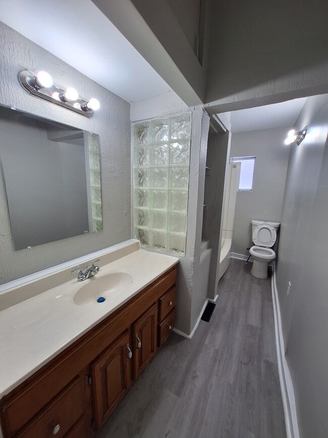 Photo - 1221 Walnut St