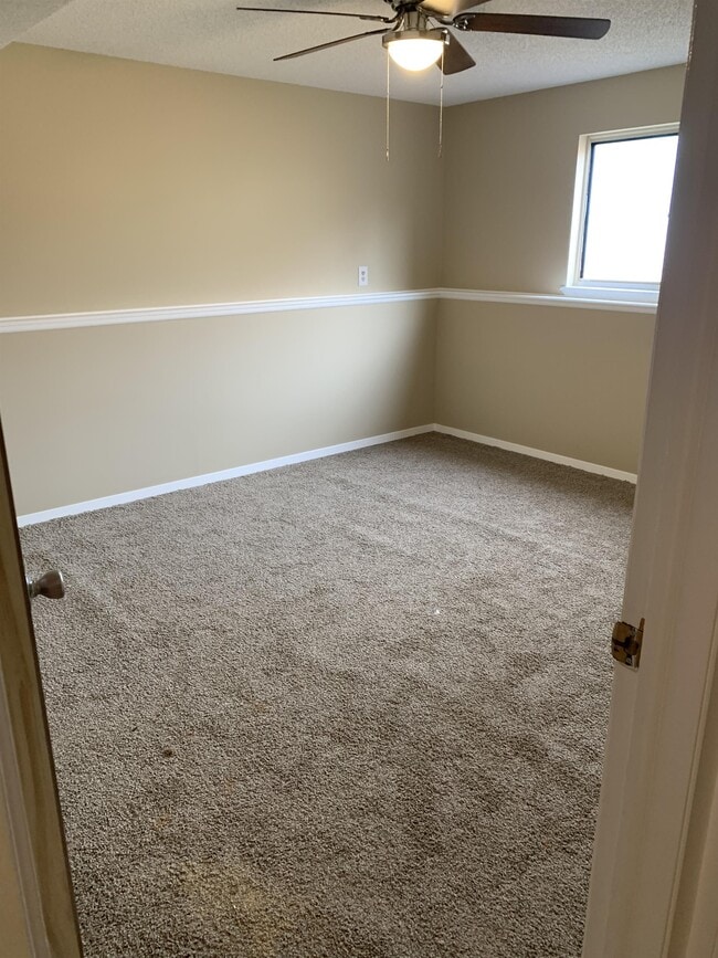 Photo - 409 S Mt Carmel St