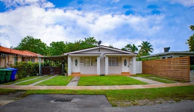 Building Photo - 2638 SW 30th Ct Unit 0