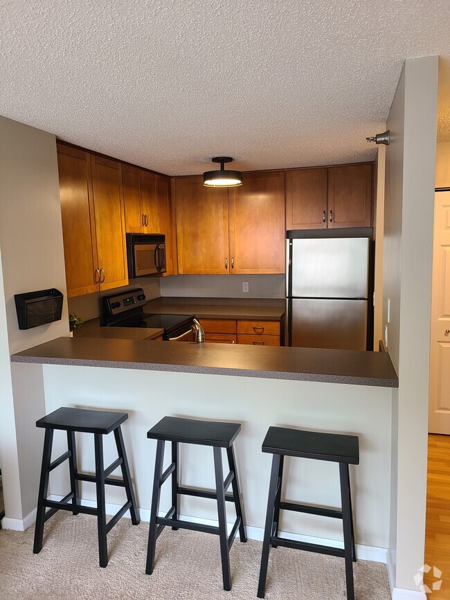 Building Photo - 6155 Chasewood Pky Unit 204 Rental
