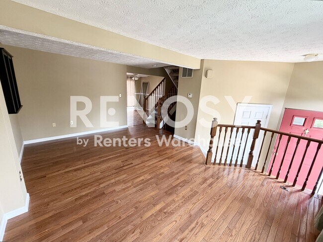 Photo - 723 Dayspring Dr