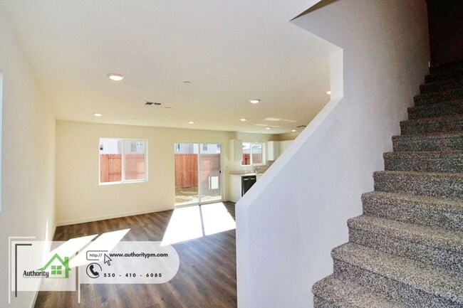 Photo - 845 Congaree Ln