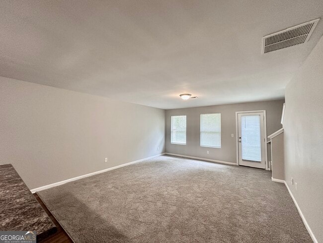 Photo - 308 Reedell Way