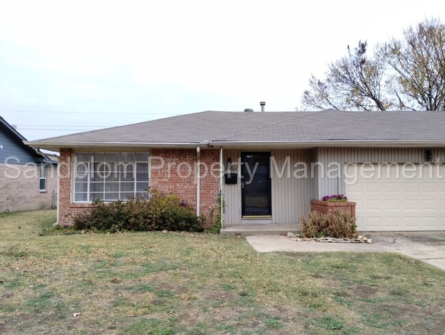 FOR LEASE | Mid-town Tulsa | 2 Bed, 1 Bath... - FOR LEASE | Mid-town Tulsa | 2 Bed, 1 Bath... House