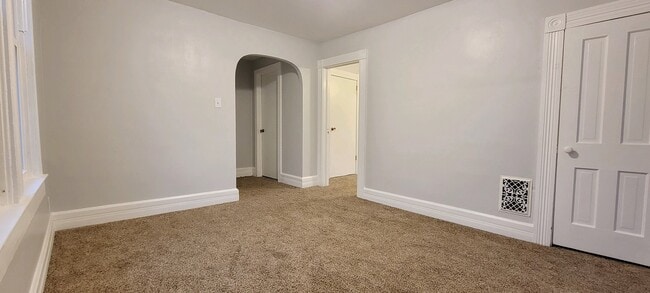 Living Room - 1116 beecher ave Townhome