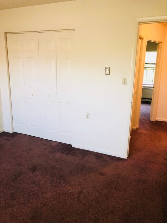 Large Bedroom Large Closet