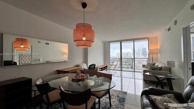 Photo - 1750 N Bayshore Dr Unidad 1810