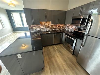 Building Photo - 99 W Main St Unit 205