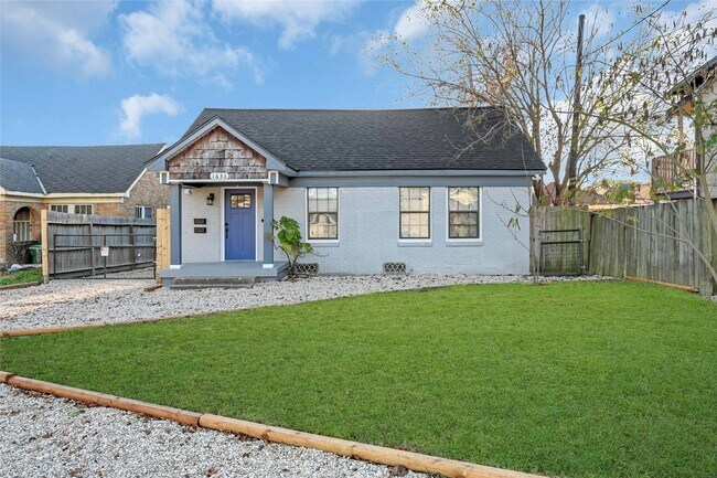 Photo - 1633 Fourcade St