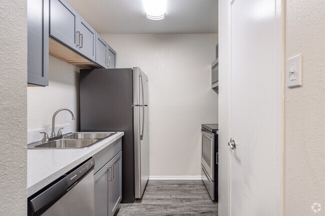 1BR, 1BA - 768SF - Fairway at Town Center